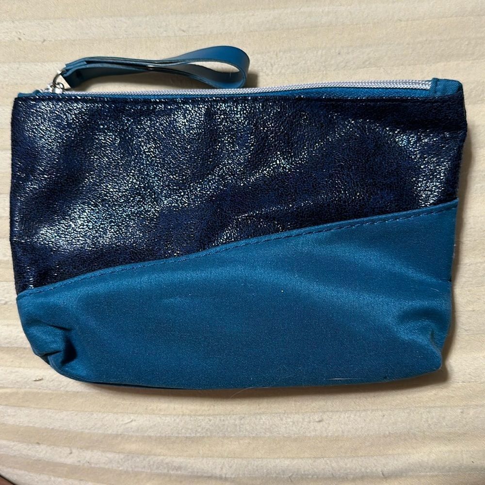 IPSY travel or cosmetic bag, tassle zipper pull NWOT